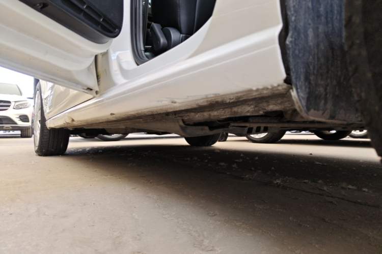 Used Volkswagen Polo 2016 1.6L Automatic Comfort Model Left Side Sill