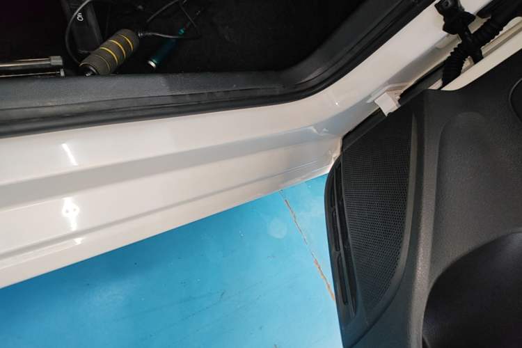 Used Volkswagen Polo 2016 1.4L Manual Fashion Model Left Side Sill