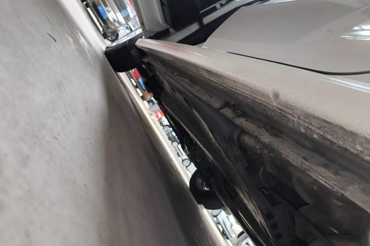 Used Volkswagen Polo 2016 1.6L Automatic Comfort Model Left Side Sill