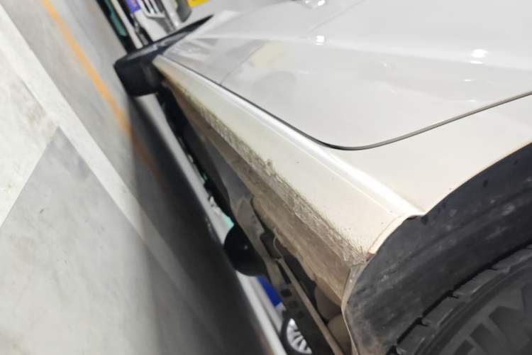 Used Volkswagen Polo 2016 1.4L Manual Fashion Model Left Side Sill