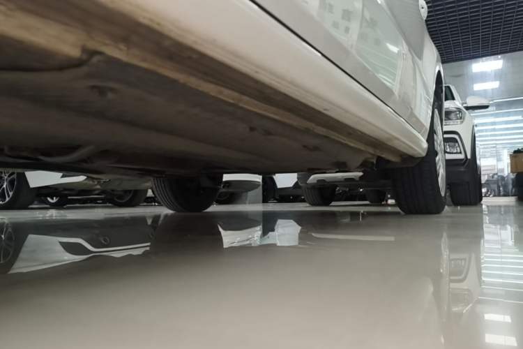 Used Volkswagen Polo 2016 1.6L Automatic Comfort Model Left Side Sill