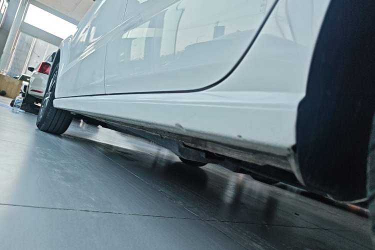 Used Volkswagen Polo 2016 1.4L Automatic Trendy Model Left Side Sill