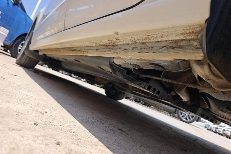 Used Volkswagen Polo 2016 1.4L Manual Fashion Model Left Side Sill