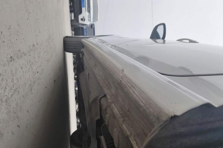 Used Volkswagen Polo 2016 1.4L Manual Fashion Model Left Side Sill