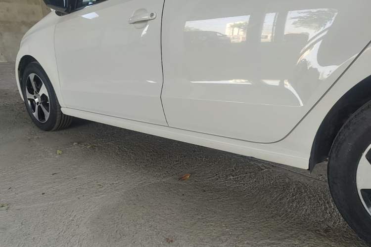 Used Volkswagen Polo 2016 1.4L Manual Fashion Model Left Side Sill