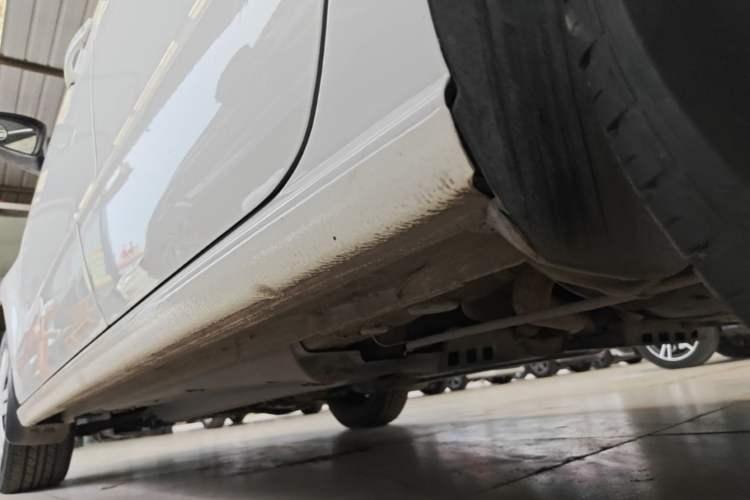 Used Volkswagen Polo 2016 1.4L Automatic Trendy Model Left Side Sill