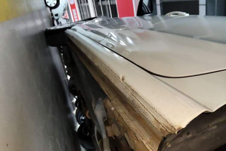 Used Volkswagen Polo 2016 1.6L Automatic Comfort Model Left Side Sill