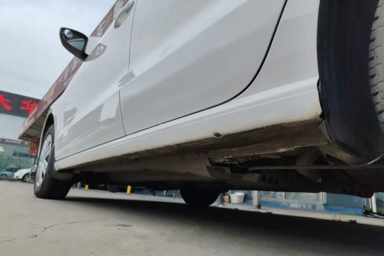Used Volkswagen Polo 2016 1.4L Automatic Trendy Model Left Side Sill
