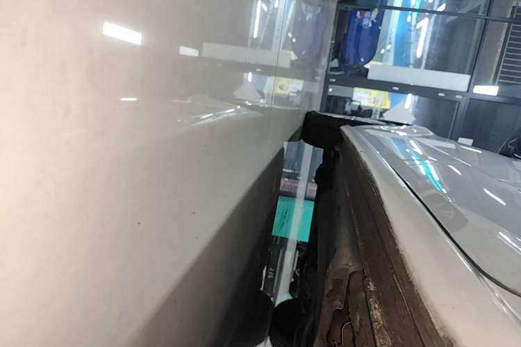 Used Volkswagen Polo 2016 1.6L Automatic Comfort Model Left Side Sill