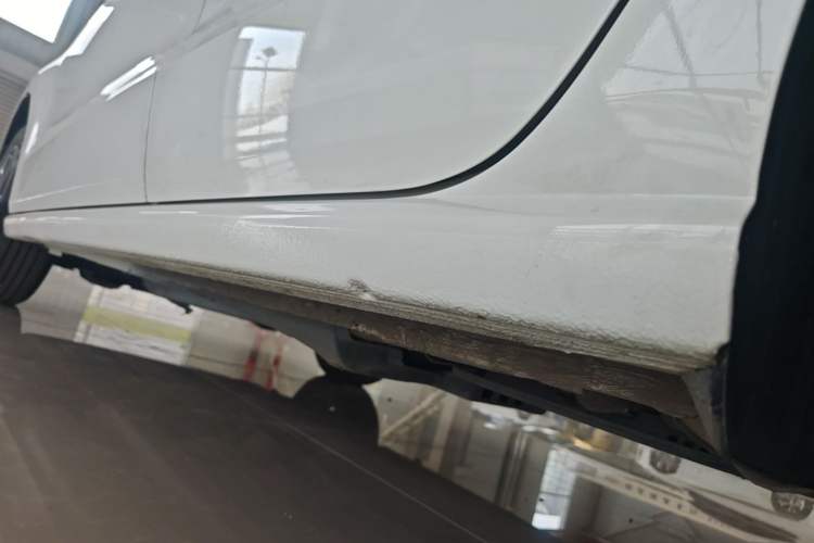 Used Volkswagen Polo 2016 1.4L Manual Fashion Model Left Side Sill