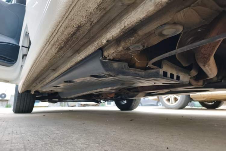 Used Volkswagen Polo 2016 1.4L Manual Fashion Model Left Side Sill