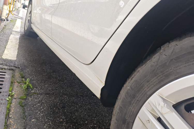 Used Volkswagen Polo 2016 1.4L Automatic Trendy Model Left Side Sill
