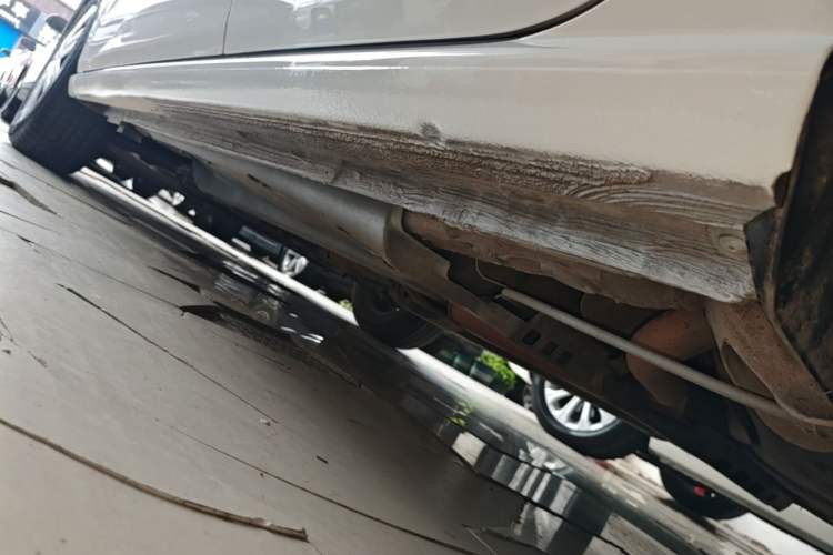 Used Volkswagen Polo 2016 1.4L Manual Fashion Model Left Side Sill