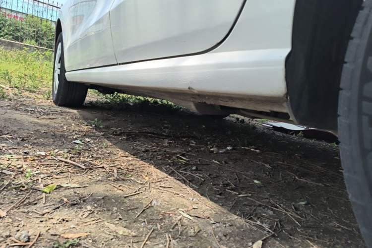 Used Volkswagen Polo 2016 1.4L Manual Fashion Model Left Side Sill