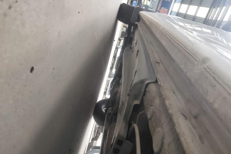 Used Volkswagen Polo 2016 1.6L Automatic Comfort Model Left Side Sill
