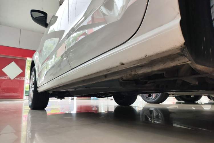 Used Volkswagen Polo 2016 1.6L Automatic Comfort Model Left Side Sill