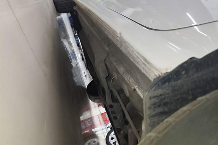 Used Volkswagen Polo 2016 1.4L Manual Fashion Model Left Side Sill