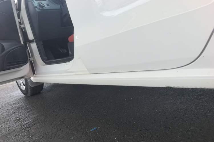 Used Volkswagen Polo 2016 1.4L Manual Fashion Model Left Side Sill