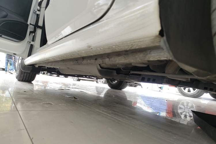 Used Volkswagen Polo 2016 1.4L Manual Fashion Model Left Side Sill