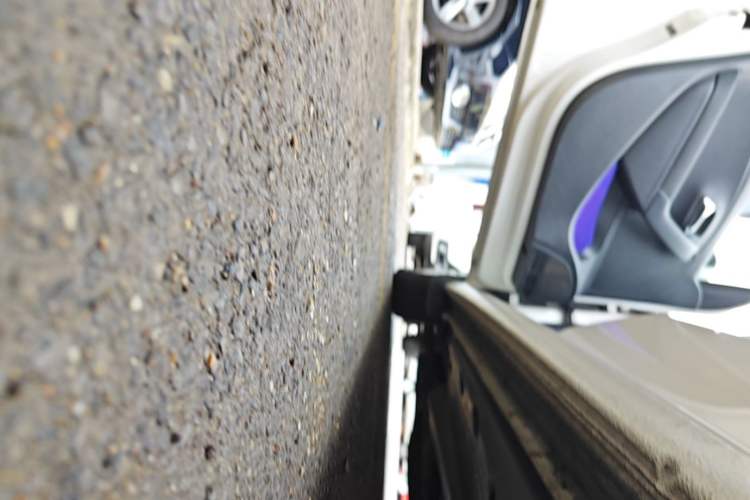 Used Volkswagen Polo 2016 1.4L Manual Fashion Model Left Side Sill
