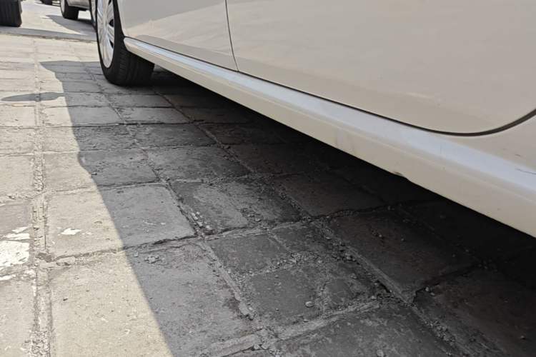 Used Volkswagen Polo 2016 1.6L Automatic Comfort Model Left Side Sill