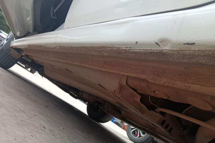 Used Volkswagen Polo 2016 1.4L Manual Fashion Model Left Side Sill