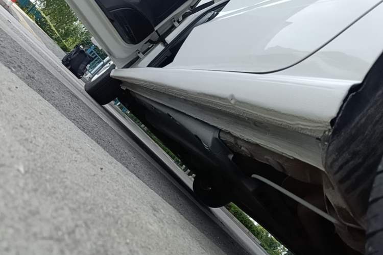 Used Volkswagen Polo 2016 1.4L Manual Fashion Model Left Side Sill