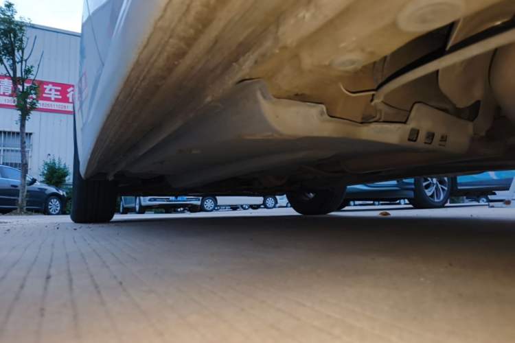 Used Volkswagen Polo 2016 1.4L Manual Fashion Model Left Side Sill