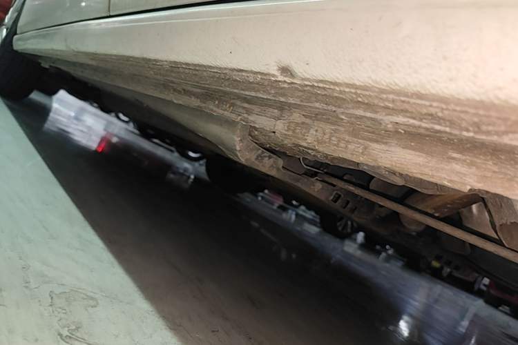 Used Volkswagen Polo 2016 1.6L Automatic Comfort Model Left Side Sill