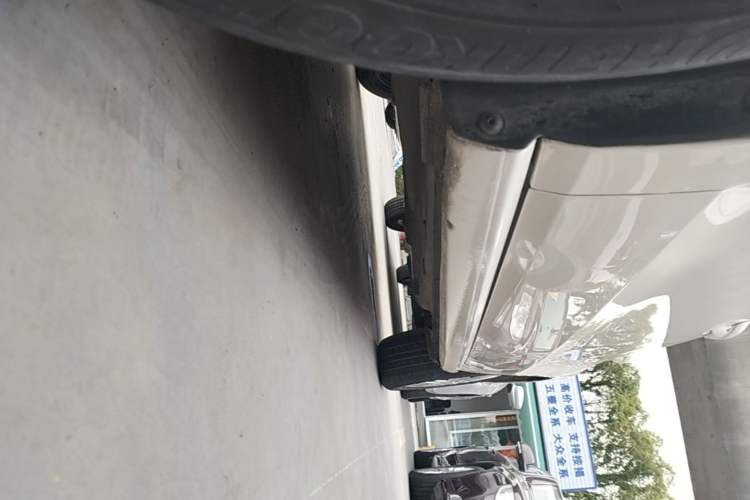 Used Volkswagen Polo 2016 1.4L Manual Fashion Model Left Side Sill