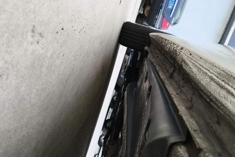 Used Volkswagen Polo 2016 1.6L Automatic Comfort Model Left Side Sill