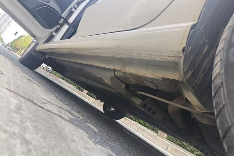 Used Volkswagen Polo 2016 1.6L Automatic Comfort Model Left Side Sill