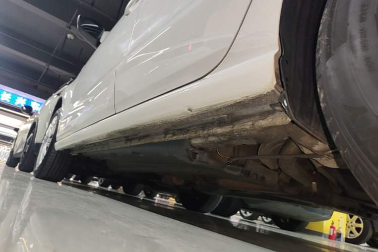 Used Volkswagen Polo 2016 1.6L Automatic Comfort Model Left Side Sill
