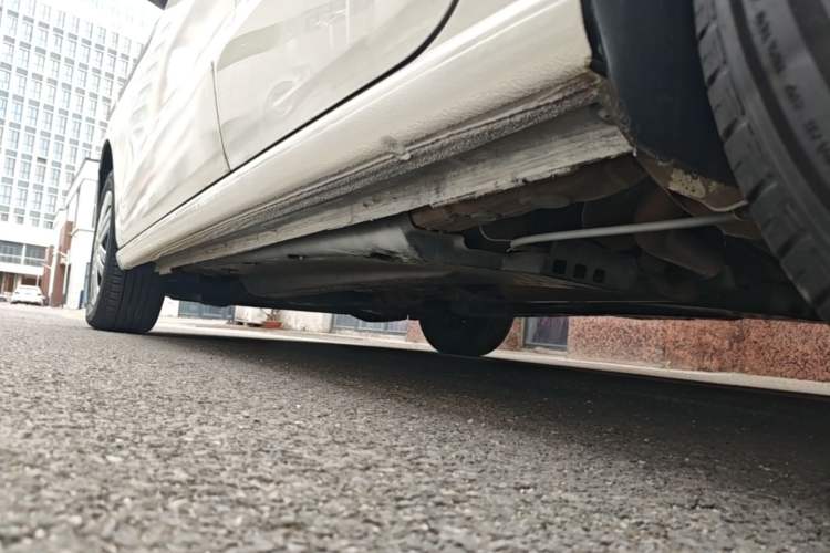 Used Volkswagen Polo 2016 1.4L Manual Fashion Model Left Side Sill