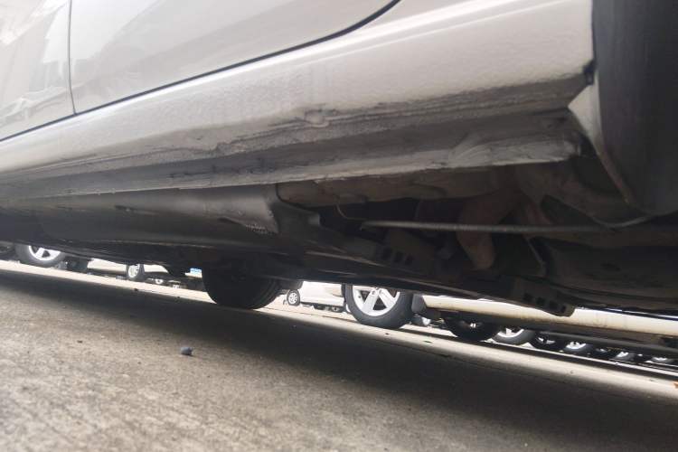 Used Volkswagen Polo 2016 1.4L Manual Fashion Model Left Side Sill