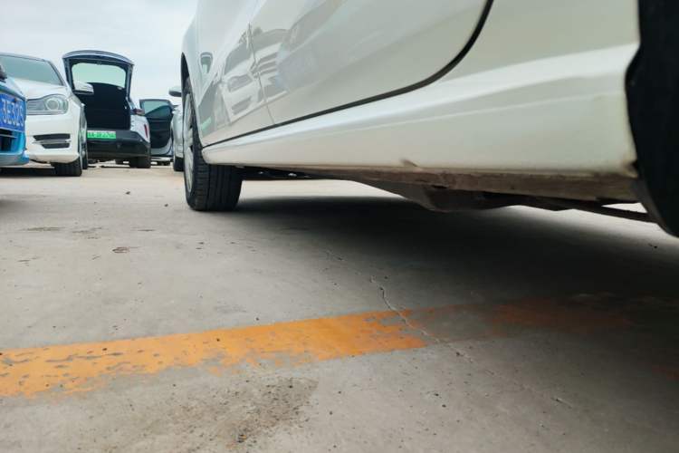 Used Volkswagen Polo 2016 1.6L Automatic Comfort Model Left Side Sill