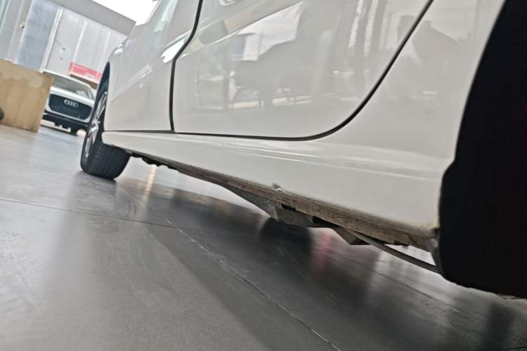 Used Volkswagen Polo 2016 1.4L Automatic Trendy Model Left Side Sill