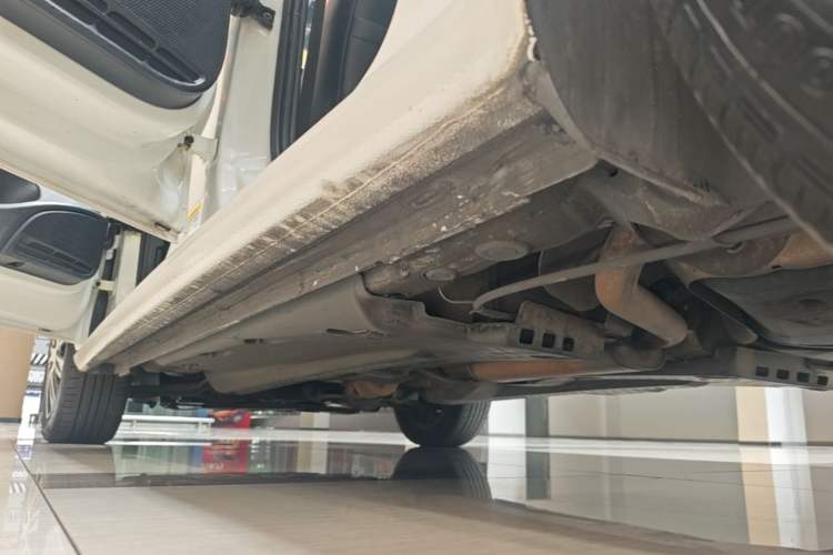 Used Volkswagen Polo 2016 1.6L Automatic Comfort Model Left Side Sill