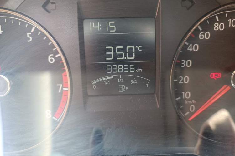 Used Volkswagen Polo 2016 1.4L Manual Fashion Model Odometer Close Up