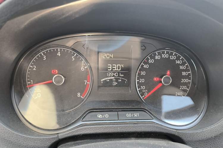 Used Volkswagen Polo 2016 1.4L Manual Fashion Model Odometer Close Up