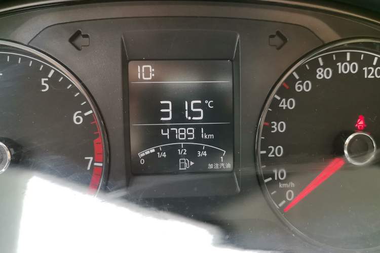 Used Volkswagen Polo 2016 1.4L Manual Fashion Model Odometer Close Up