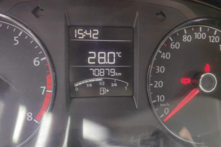 Used Volkswagen Polo 2016 1.4L Manual Fashion Model Odometer Close Up