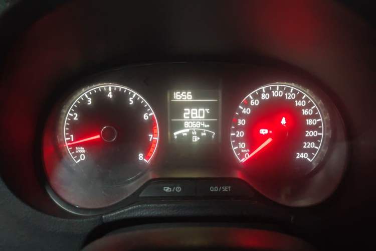 Used Volkswagen Polo 2016 1.4L Manual Fashion Model Odometer Close Up