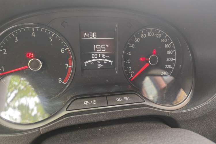 Used Volkswagen Polo 2016 1.4L Manual Fashion Model Odometer Close Up