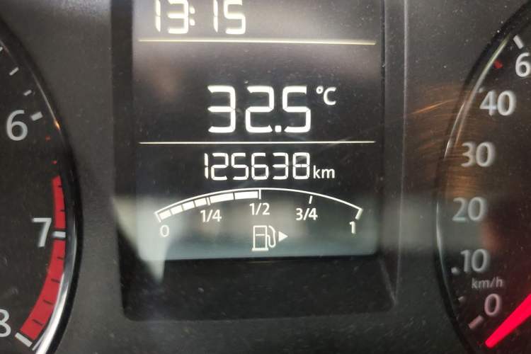 Used Volkswagen Polo 2016 1.4L Manual Fashion Model Odometer Close Up