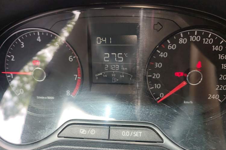 Used Volkswagen Polo 2016 1.4L Manual Fashion Model Odometer Close Up