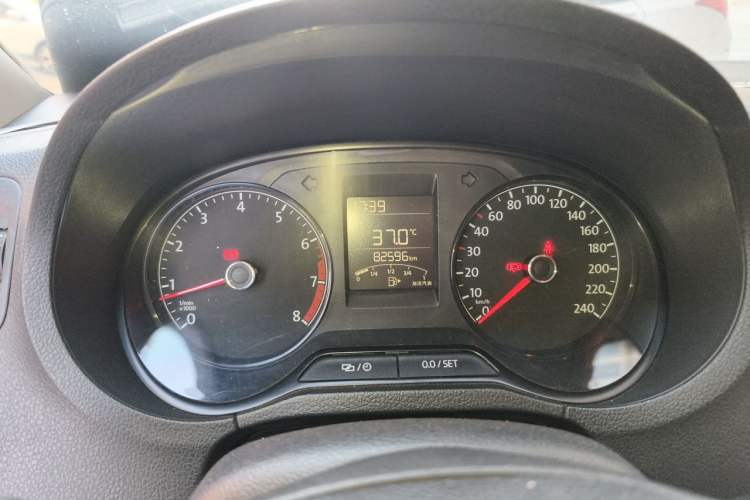 Used Volkswagen Polo 2016 1.4L Manual Fashion Model Odometer Close Up