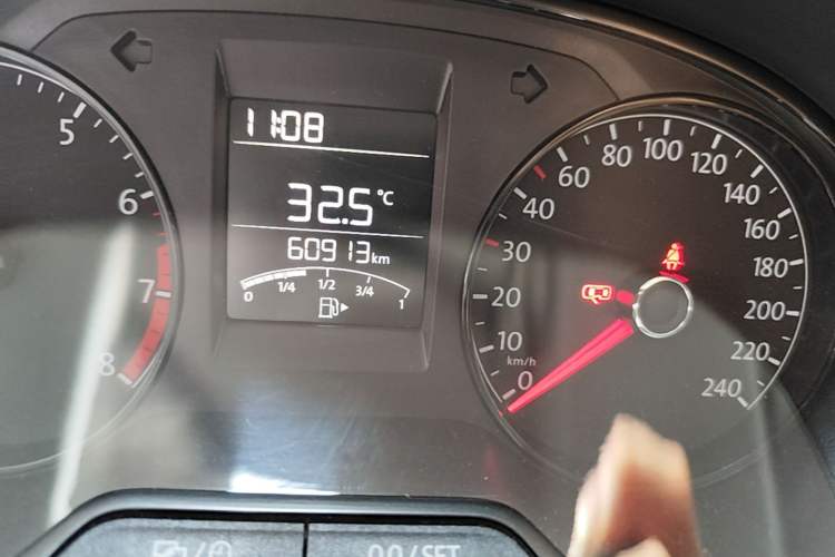 Used Volkswagen Polo 2016 1.4L Manual Fashion Model Odometer Close Up