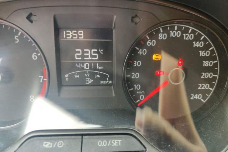 Used Volkswagen Polo 2016 1.4L Manual Fashion Model Odometer Close Up
