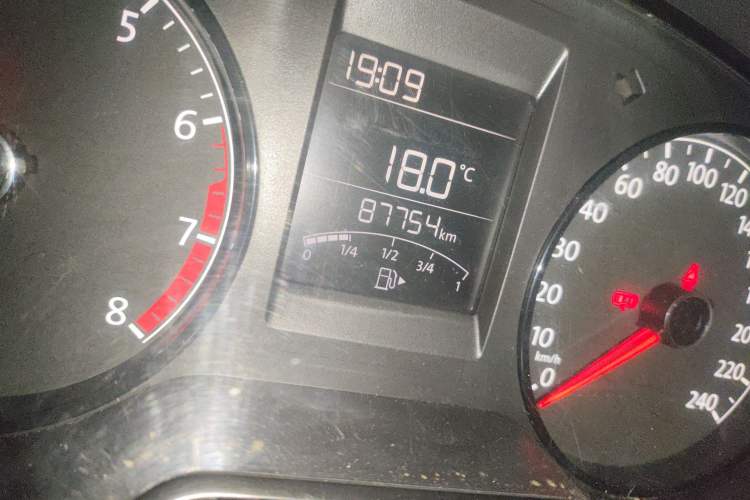 Used Volkswagen Polo 2016 1.4L Manual Fashion Model Odometer Close Up